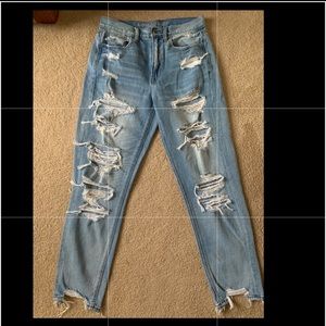 American Eagle Distressed Mom Jean
